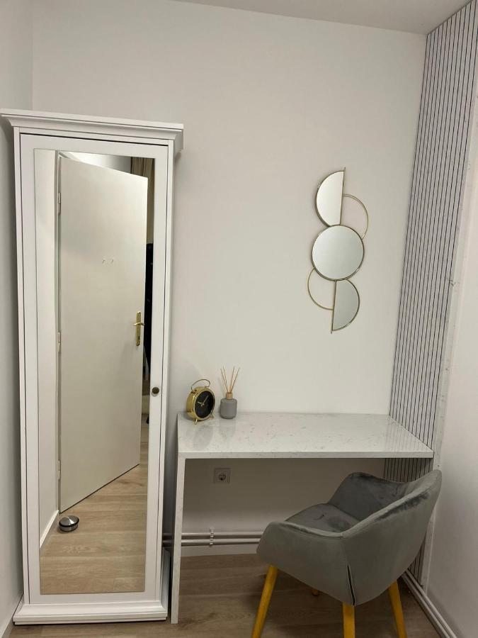 Apartamento Apartman Gold Maris Karlovac Exterior foto