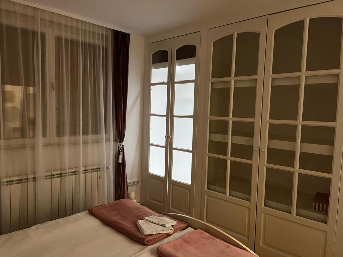 Apartamento Apartman Gold Maris Karlovac Exterior foto